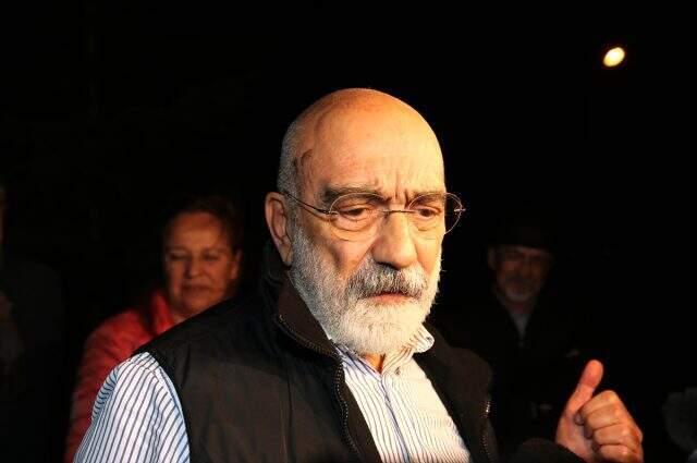 Gazeteci Ahmet Altan Silivri Cezaevi’nden tahliye edildi | Haberler.com  Güncel