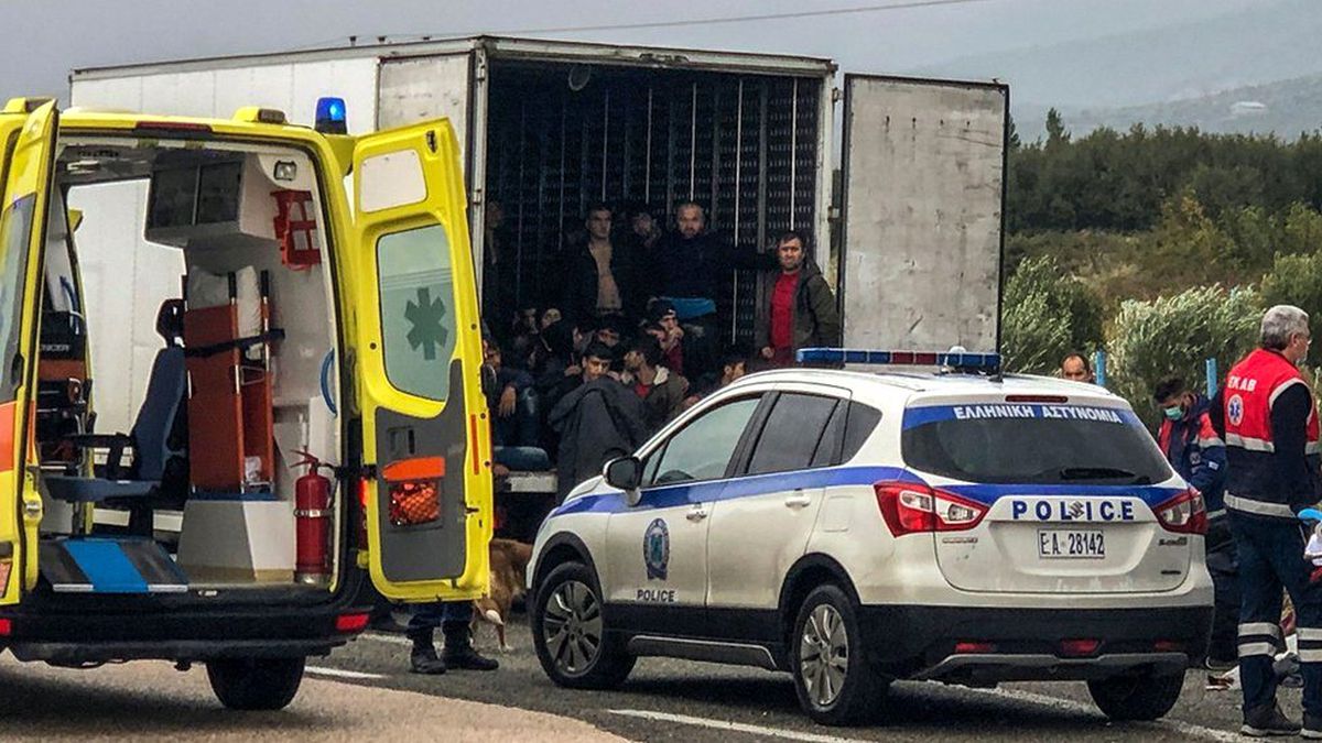 İskeçe'de durdurulan Türkiye'den gönderilen donduruculu tırda 41 mülteci bulundu