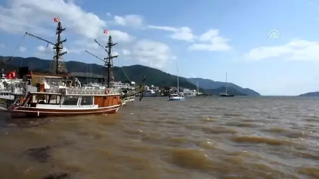 Marmaris'te sağanak etkili oldu (2) Marmaris'te sağanak etkili oldu (2)