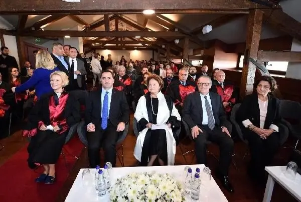 Mesut Yılmaz, 'oğlunun hayali' üniversitenin yeni akademik yılı açılışındaydı Mesut Yılmaz, 'oğlunun hayali' üniversitenin yeni akademik yılı açılışındaydı