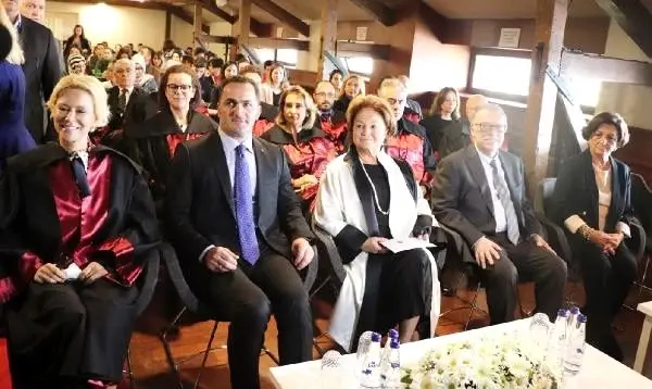 Mesut Yılmaz, 'oğlunun hayali' üniversitenin yeni akademik yılı açılışındaydı Mesut Yılmaz, 'oğlunun hayali' üniversitenin yeni akademik yılı açılışındaydı