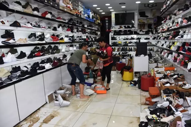 Muğla'da sağanak etkili oldu Muğla'da sağanak etkili oldu
