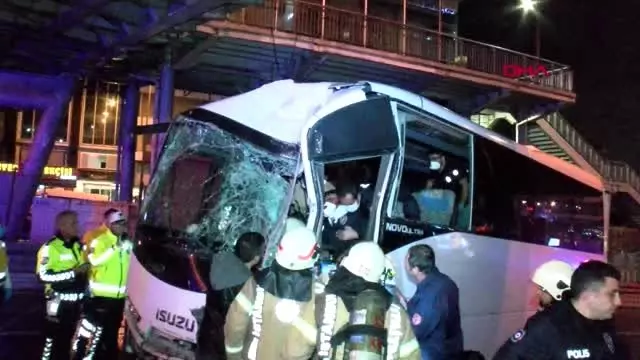 Makas atan sürücü, polisleri taşıyan midibüse kaza yaptırdı: 3 polis ağır yaralı