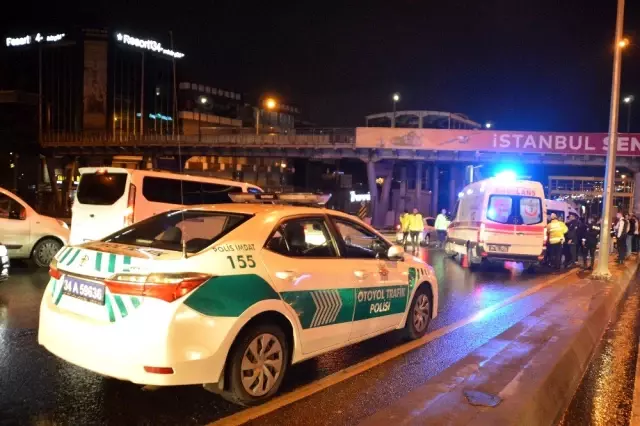 Polisleri taşıyan minibüs kaza yaptı: 3 yaralı