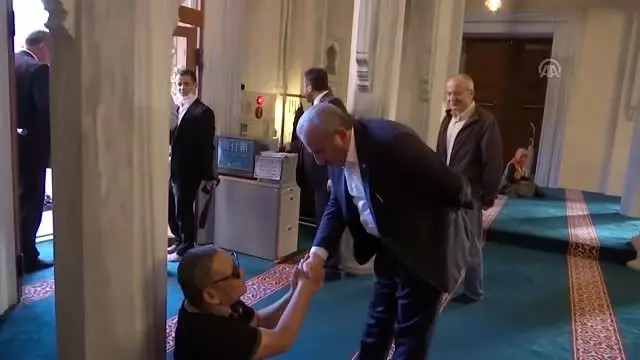 Şentop, Tokyo Camisi ve YEE Tokyo Türk Kültür Merkezi'ni ziyaret etti Şentop, Tokyo Camisi ve YEE Tokyo Türk Kültür Merkezi'ni ziyaret etti
