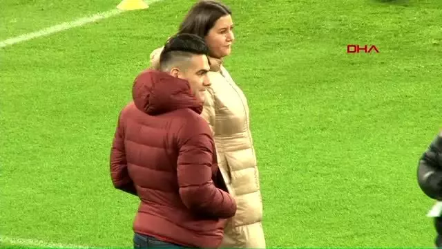 Spor radamel falcao madrid'de takım arkadaşlarını yalnız bırakmadı