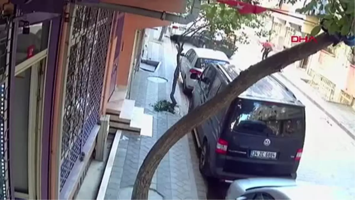 Sultangazi'de otomobilde gasp dehşeti kamerada