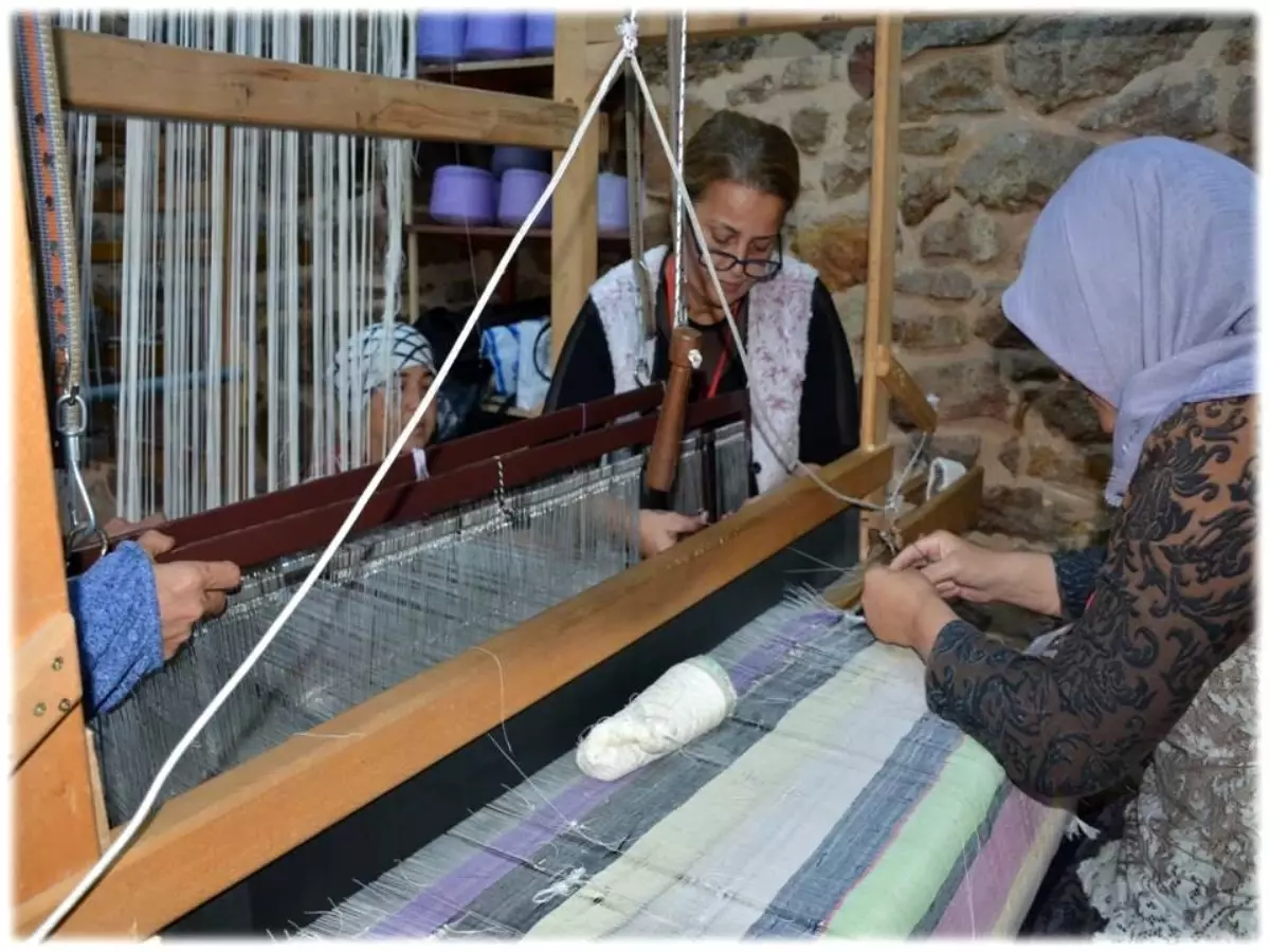 Unutulmaya yüz tutmuş el sanatları Nallıhan'da ustasıyla buluştu