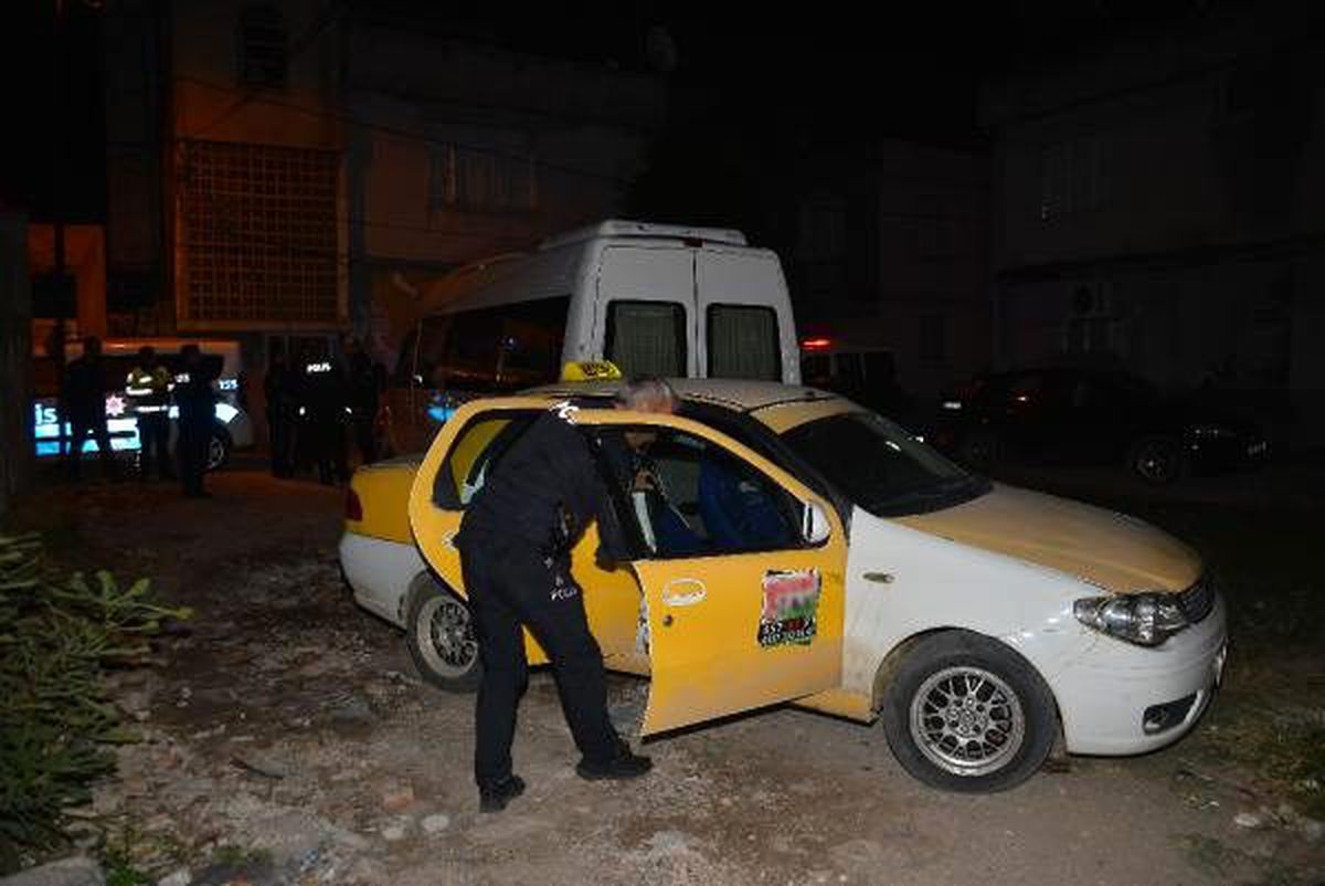 Adana'da 'dur' ihtarına uymayan sürücü, polisi alarma geçirdi