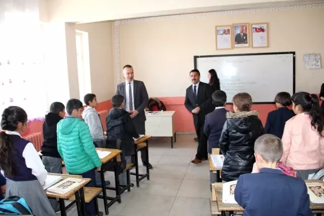 Ağrı Milli Eğitim Müdürü Tekin, Eleşkirt'te öğretmenlerle bir araya geldi Ağrı Milli Eğitim Müdürü Tekin, Eleşkirt'te öğretmenlerle bir araya geldi