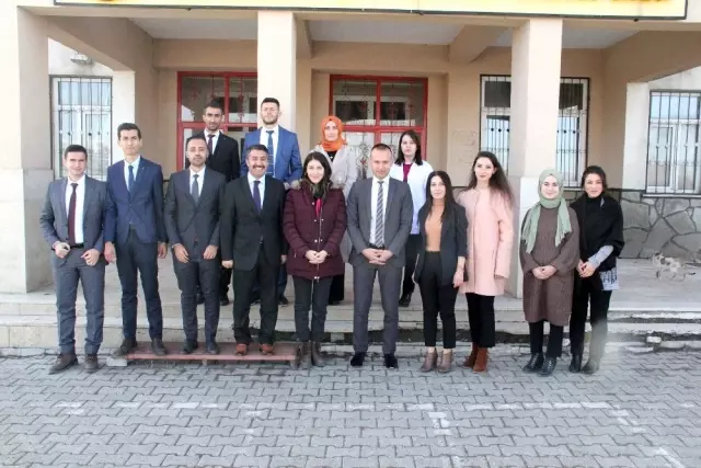 Ağrı Milli Eğitim Müdürü Tekin, Eleşkirt'te öğretmenlerle bir araya geldi Ağrı Milli Eğitim Müdürü Tekin, Eleşkirt'te öğretmenlerle bir araya geldi