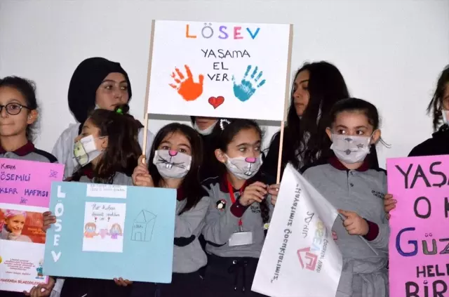Bafra'da Kızılay ve Lösemili Çocuklar Haftası kutlandı Bafra'da Kızılay ve Lösemili Çocuklar Haftası kutlandı