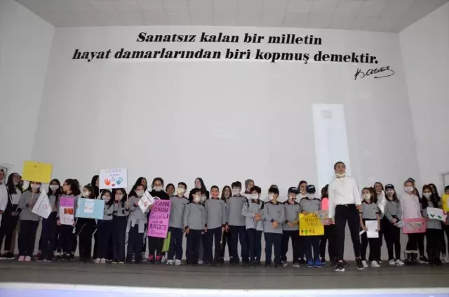 Bafra'da Kızılay ve Lösemili Çocuklar Haftası kutlandı Bafra'da Kızılay ve Lösemili Çocuklar Haftası kutlandı