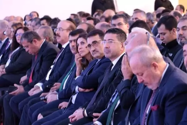 Bakan Dönmez: Eynez ocağında çalışan işçilerin tazminatlarını ödeyeceğiz Bakan Dönmez: Eynez ocağında çalışan işçilerin tazminatlarını ödeyeceğiz
