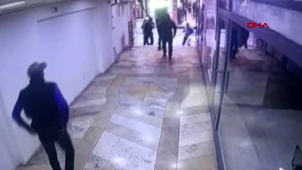 Bakü'den soygun için istanbul'a gelmişler... soygun anı güvenlik kamerasında