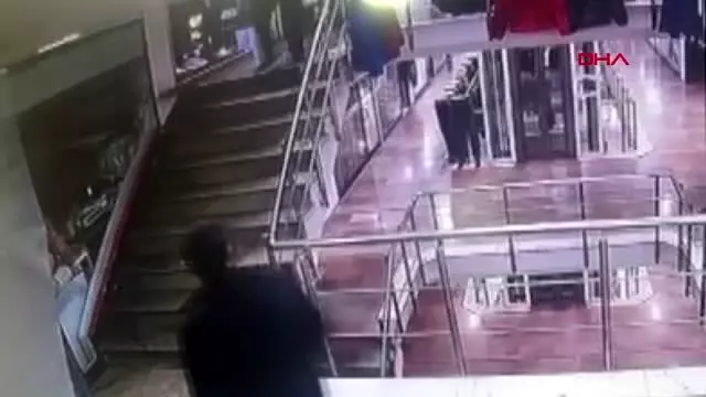 Bakü'den soygun için istanbul'a gelmişler... soygun anı güvenlik kamerasında