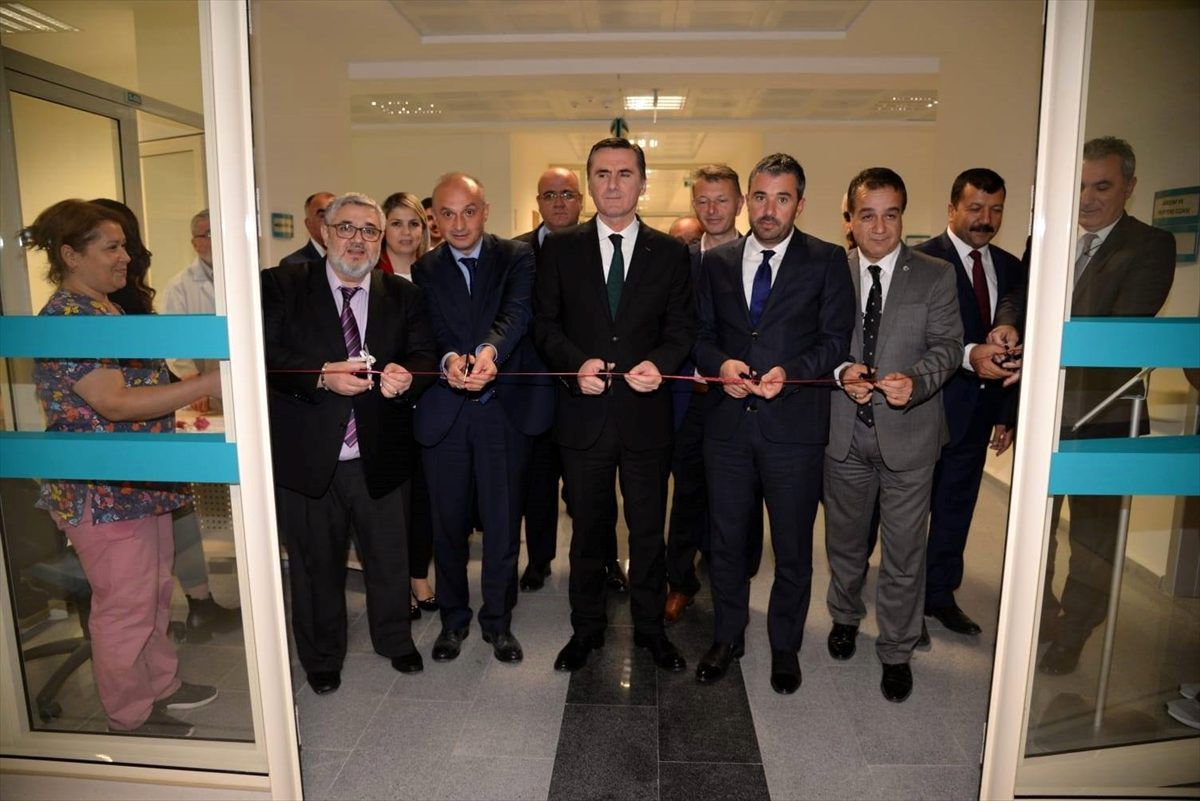 Başhekim Akdoğan'dan Başkan Ertuğrul Çetin'e teşekkür plaketi