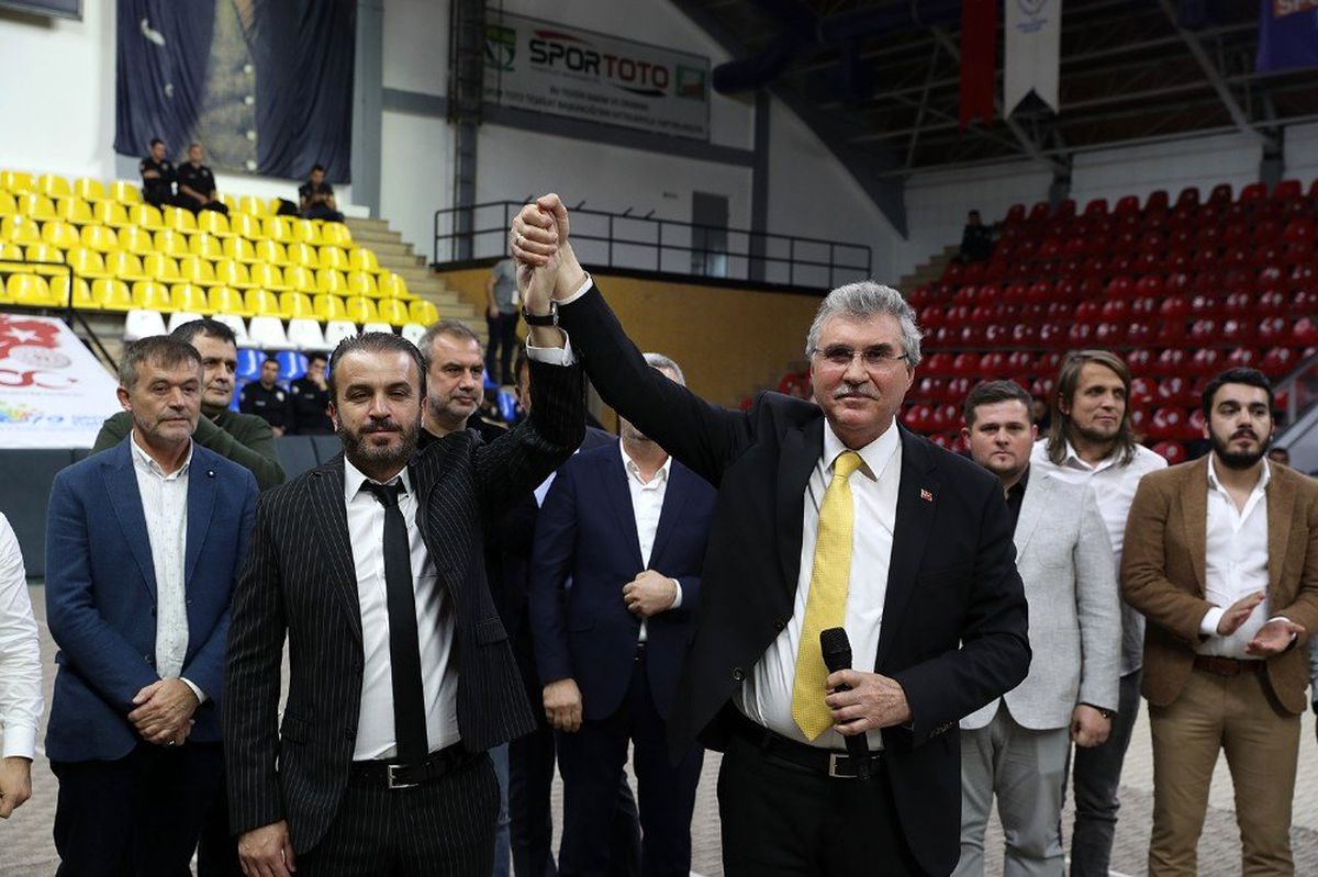 Başkan Yüce: 'Sakaryaspor'un her zaman yanındayım'