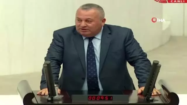 Bülent Arınç'a meclis kürsüsünden büyük tepki Bülent Arınç'a meclis kürsüsünden büyük tepki