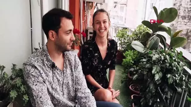 Doğada düğün fotoğrafları çektiren çift, yağmura yakalandı Doğada düğün fotoğrafları çektiren çift, yağmura yakalandı