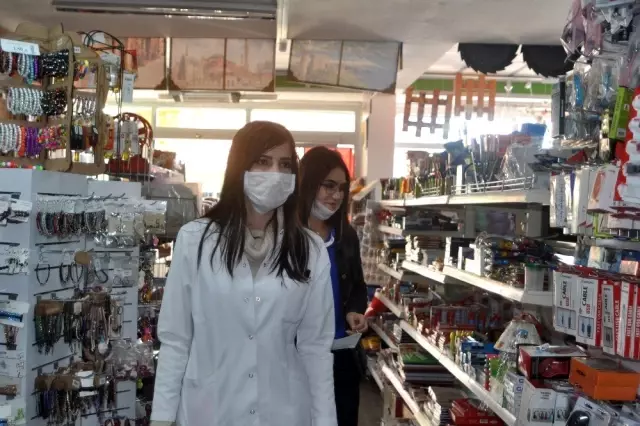 Farkındalık oluşturmak için maske dağıttılar
