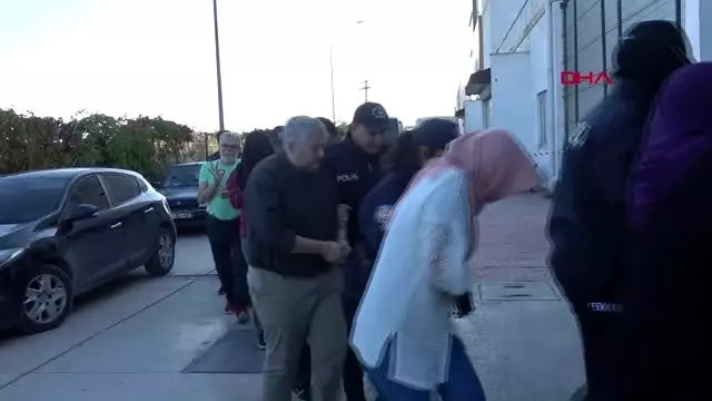 Fetö şüphelileri, örgütü ayakta tutmak için 10 bin dolar vermiş Fetö şüphelileri, örgütü ayakta tutmak için 10 bin dolar vermiş