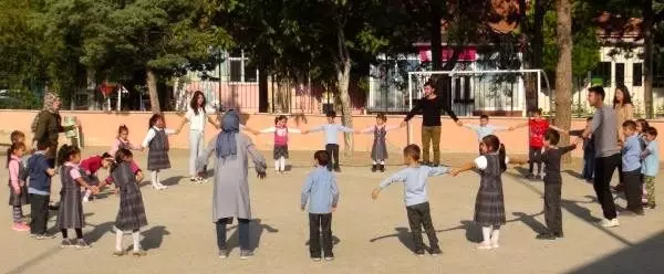 İlkokul öğrencileri, derse drama eğitimiyle başlıyor İlkokul öğrencileri, derse drama eğitimiyle başlıyor