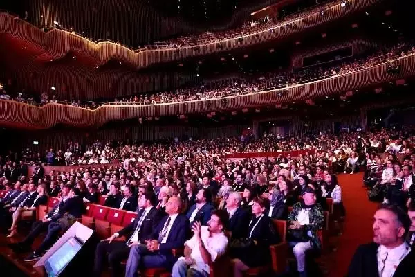 İmamoğlu, 'Brand Week İstanbul'un açılışına katıldı İmamoğlu, 'Brand Week İstanbul'un açılışına katıldı