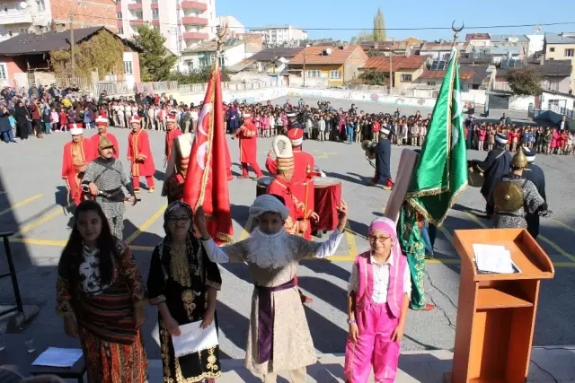 Kanuni, ismini taşıyan okulda anıldı Kanuni, ismini taşıyan okulda anıldı