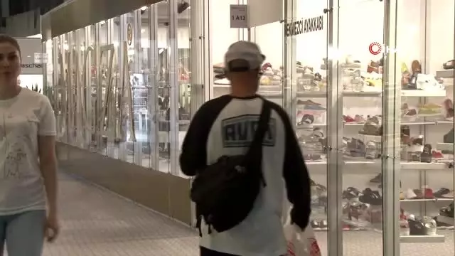 Katarlı müşteriye satılan ayakkabının fiyatı dudak uçuklattı Katarlı müşteriye satılan ayakkabının fiyatı dudak uçuklattı