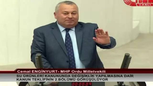 Meclis kürsüsünden Arınç'a tepki
