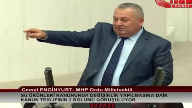 Meclis kürsüsünden Arınç'a tepki Meclis kürsüsünden Arınç'a tepki