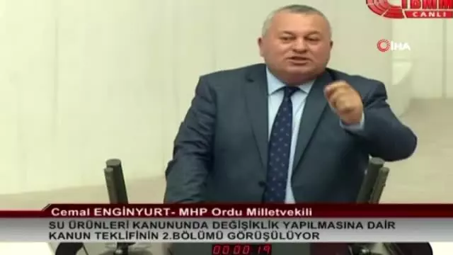 Meclis kürsüsünden Arınç'a tepki Meclis kürsüsünden Arınç'a tepki