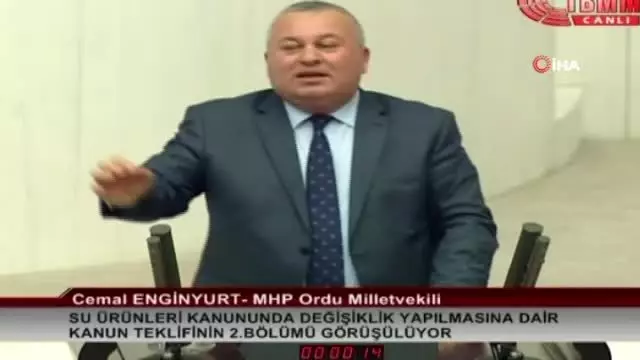 Meclis kürsüsünden Arınç'a tepki Meclis kürsüsünden Arınç'a tepki