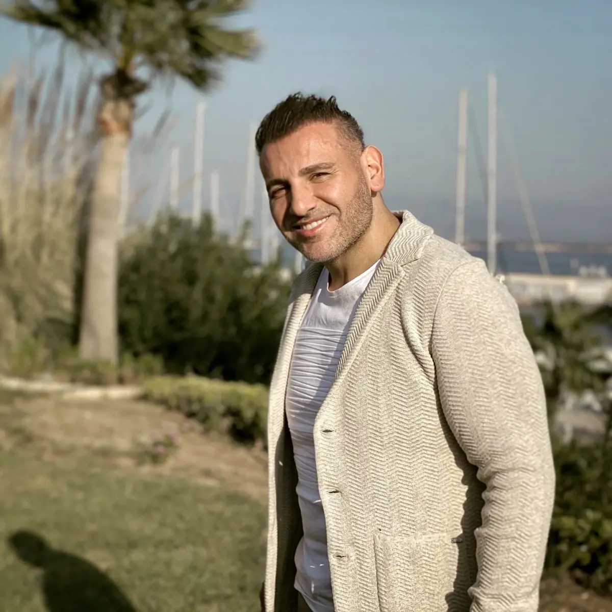 Mr. Jade oyuncu oluyor