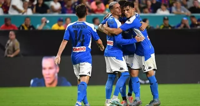 Napoli'de futbolcuların kamp isyanı! Tesislerden ilk ayrılan isim Eljif Elmas oldu