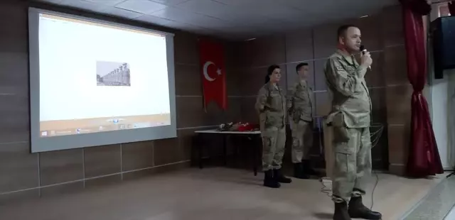 Nizip'te jandarmadan öğrencilere seminer Nizip'te jandarmadan öğrencilere seminer