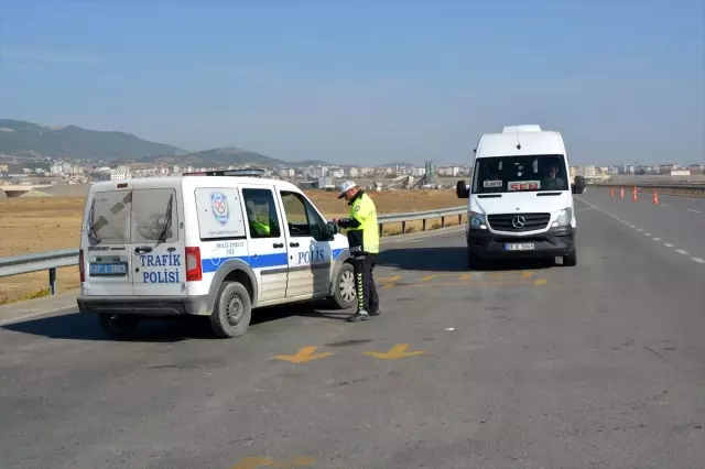 Nurdağı'nda polisten yol denetimi