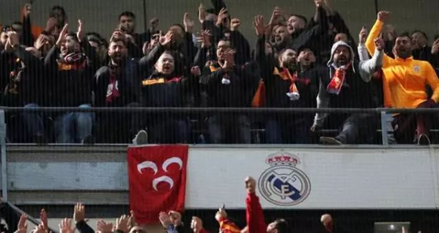 Real Madrid'in 4. golü sonrası Galatasaraylı taraftarlardan olay tezahürat! Real Madrid'in 4. golü sonrası Galatasaraylı taraftarlardan olay tezahürat!