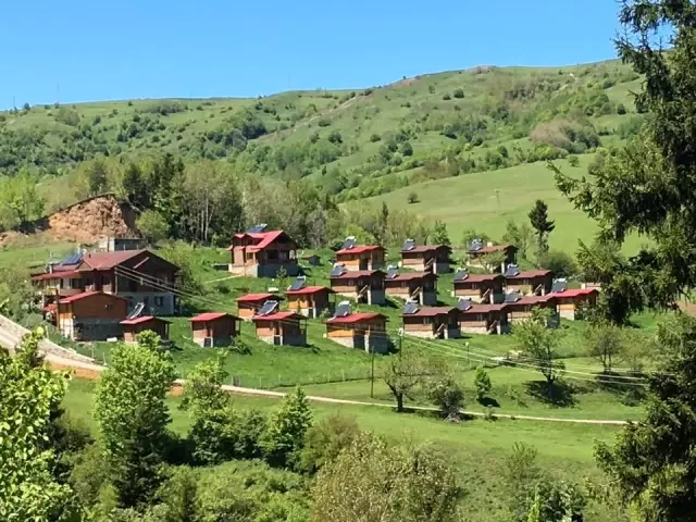 Sakin Şehir Şavşat'ta oteller bu yaz doldu taştı Sakin Şehir Şavşat'ta oteller bu yaz doldu taştı