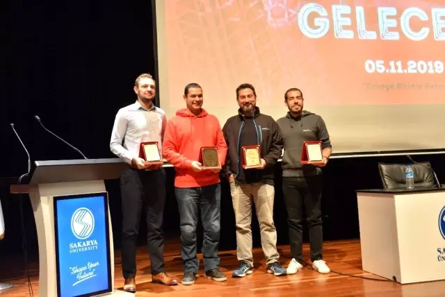 SAÜ'de Otomotivin Geleceği konuşuldu SAÜ'de Otomotivin Geleceği konuşuldu