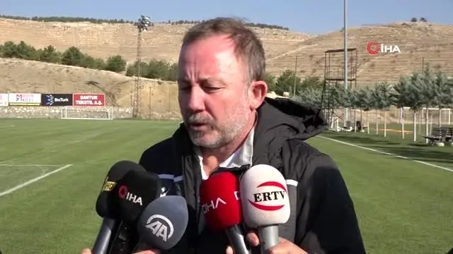 Sergen Yalçın: 'Çok agresif bir teknik direktör değilim' -1- Sergen Yalçın: 'Çok agresif bir teknik direktör değilim' -1-