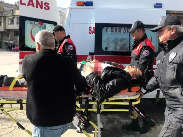 Trafik kazası sonrası sopalı bıçaklı kavga: 3 yaralı