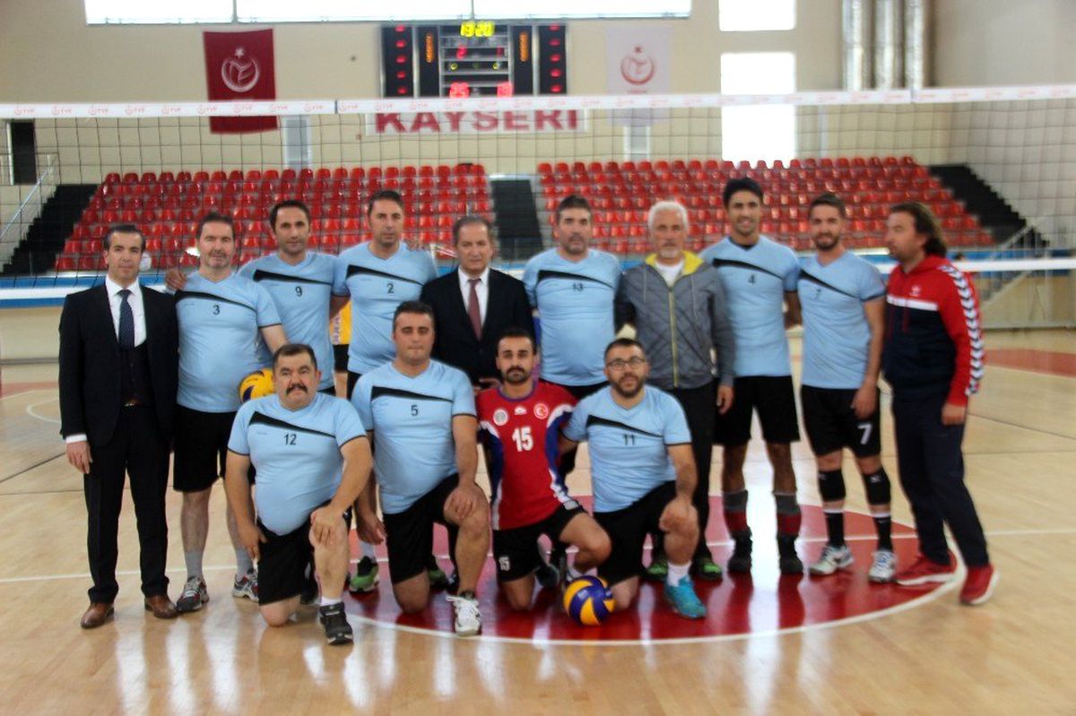 Türkiye Öğretmenler Kupası İç Anadolu Voleybol Turnuvası Kayseri'de başladı