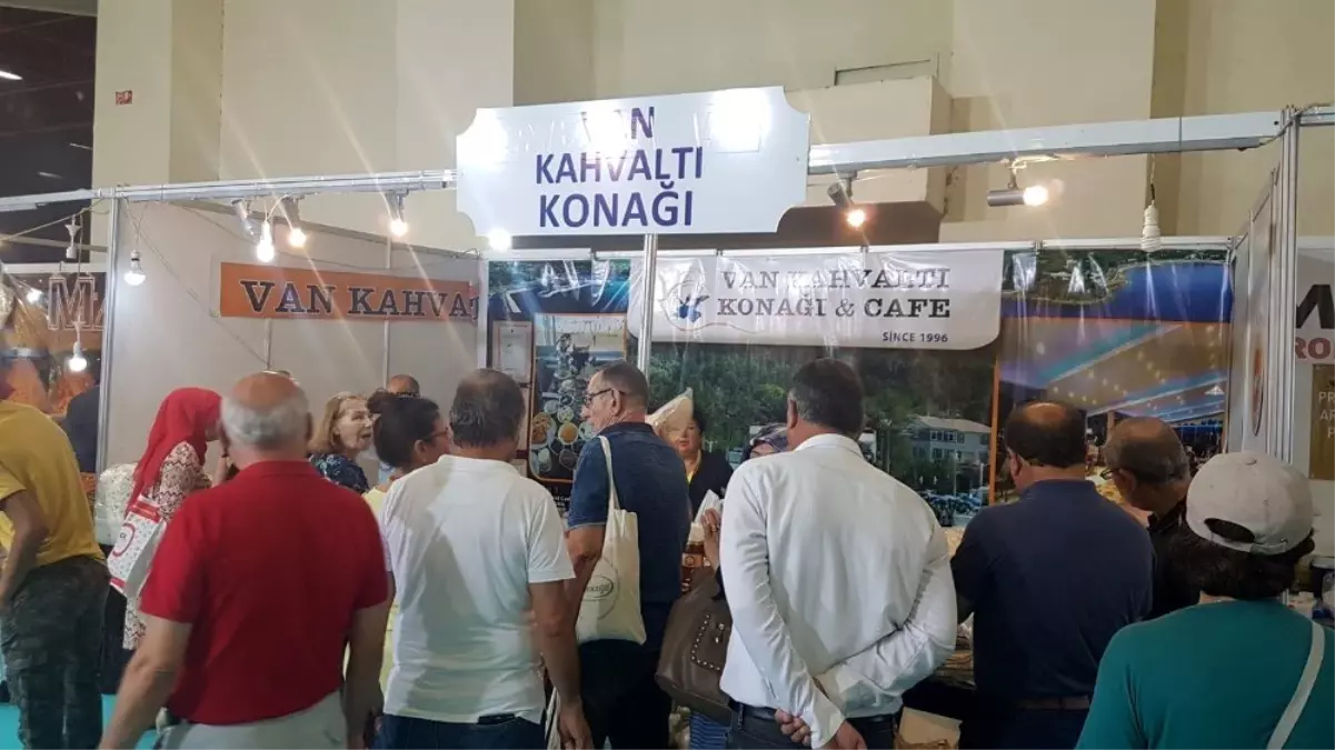 Van kahvaltısı YÖREX Fuarı'nda
