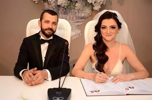 Adliyede intihar eden şahıs ünlü yazarın eşi çıktı Adliyede intihar eden şahıs ünlü yazarın eşi çıktı