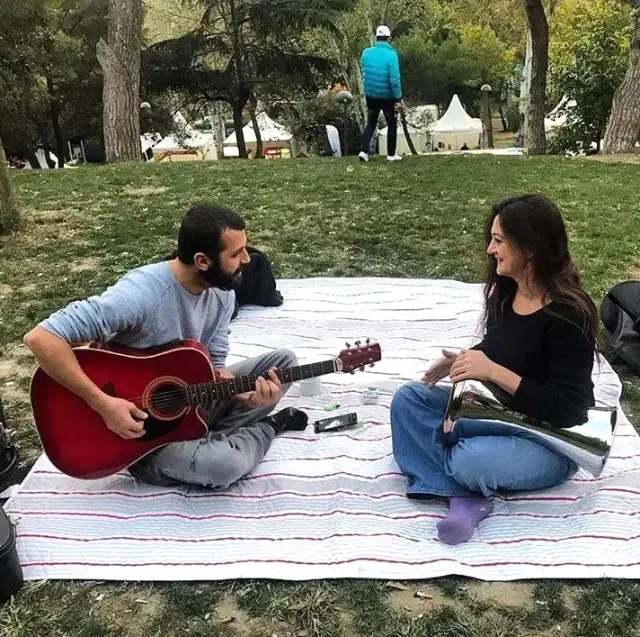 Adliyede intihar eden şahıs ünlü yazarın eşi çıktı Adliyede intihar eden şahıs ünlü yazarın eşi çıktı