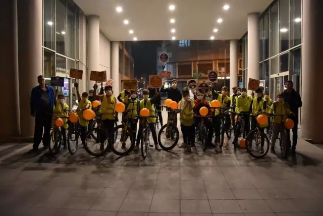 Akhisarlı Bisikletçiler Lösemili Çocuklar için pedal çevirdi
