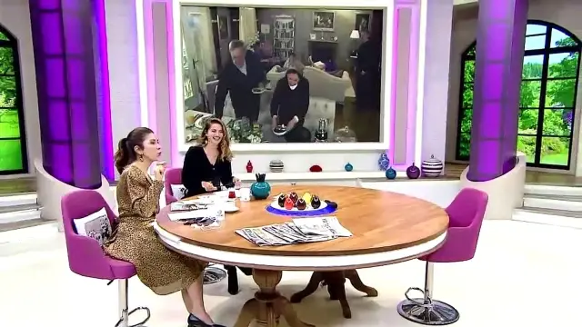 Aşk-ı Memnu da Şaşırtan Hareket! Müge ve Gülşen'le 2.Sayfa Ekranda Aşk-ı Memnu da Şaşırtan Hareket! Müge ve Gülşen'le 2.Sayfa Ekranda