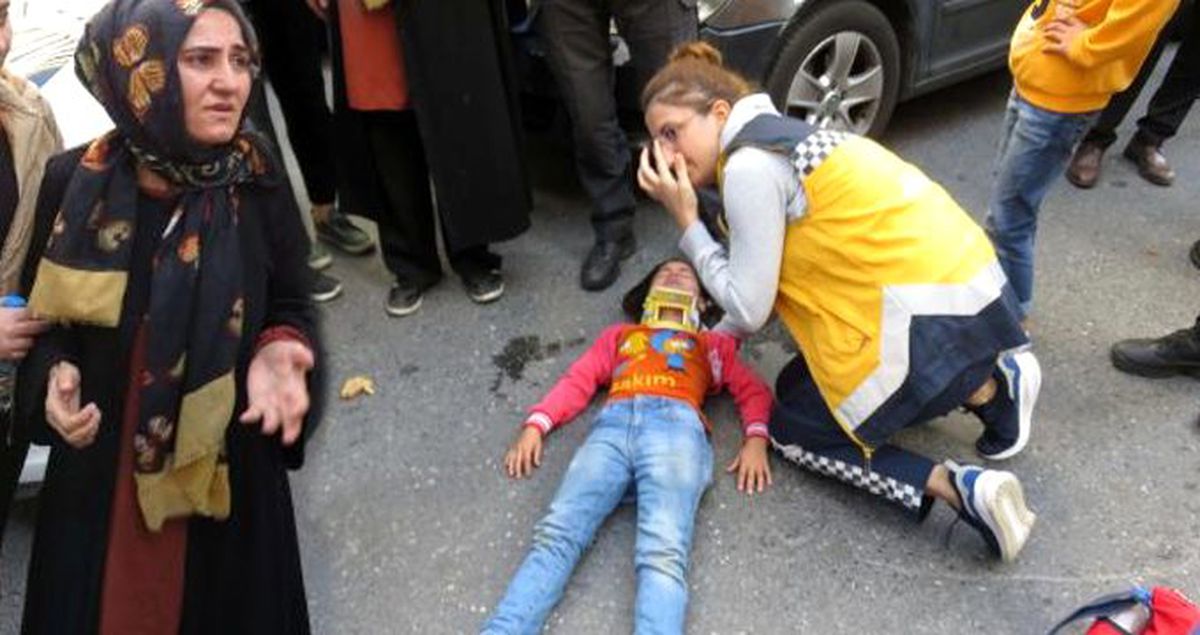 Ataşehir'de 8 yaşındaki öğrenciye otomobil çarptı: Anne yaşadığı şoku üzün süre atlatamadı
